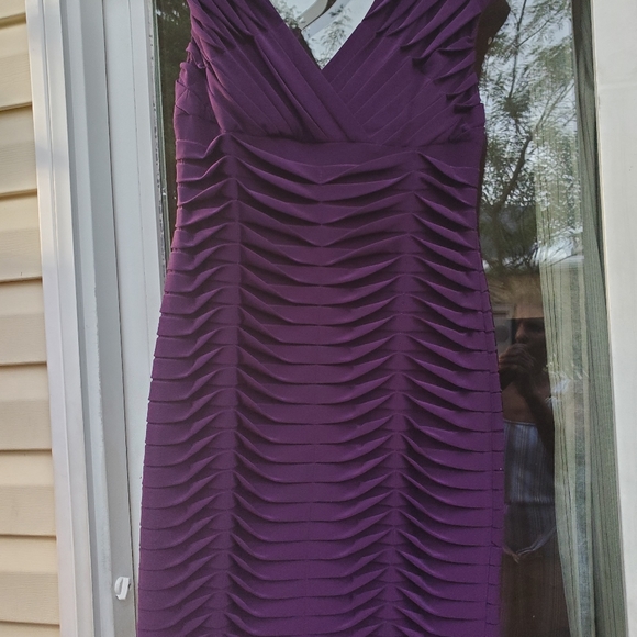 Dress - Picture 2 of 3